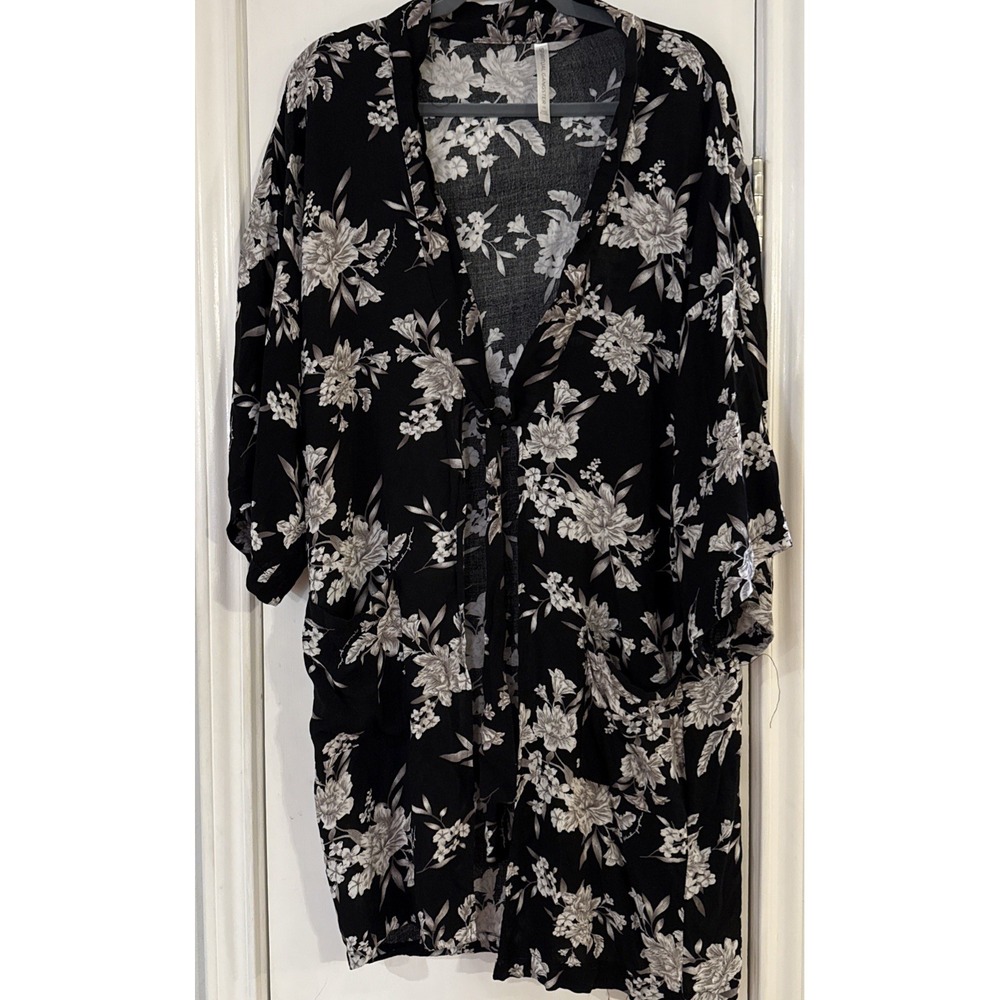 Spiritual Gangster Kimono Top One Size Black Floral Rayon Tie Front Boho Wrap OS